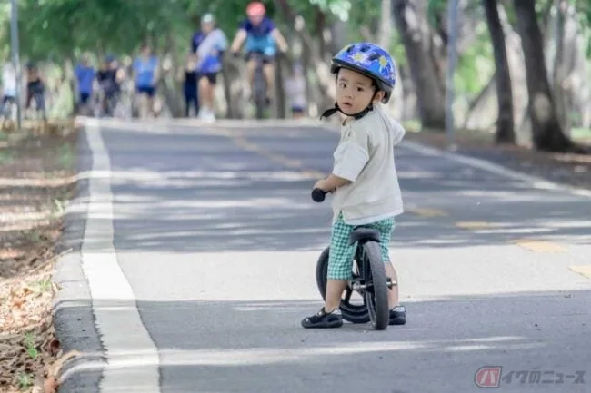 キックバイクで道路走行は絶対NG！ 幼児が自動車に接触する痛ましい事故が多発