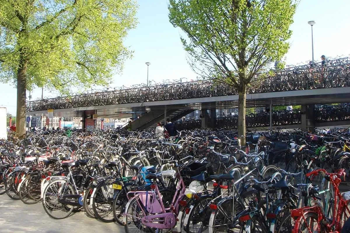 人口1800万に対し自転車2300万台!オランダが自転車大国になった理由