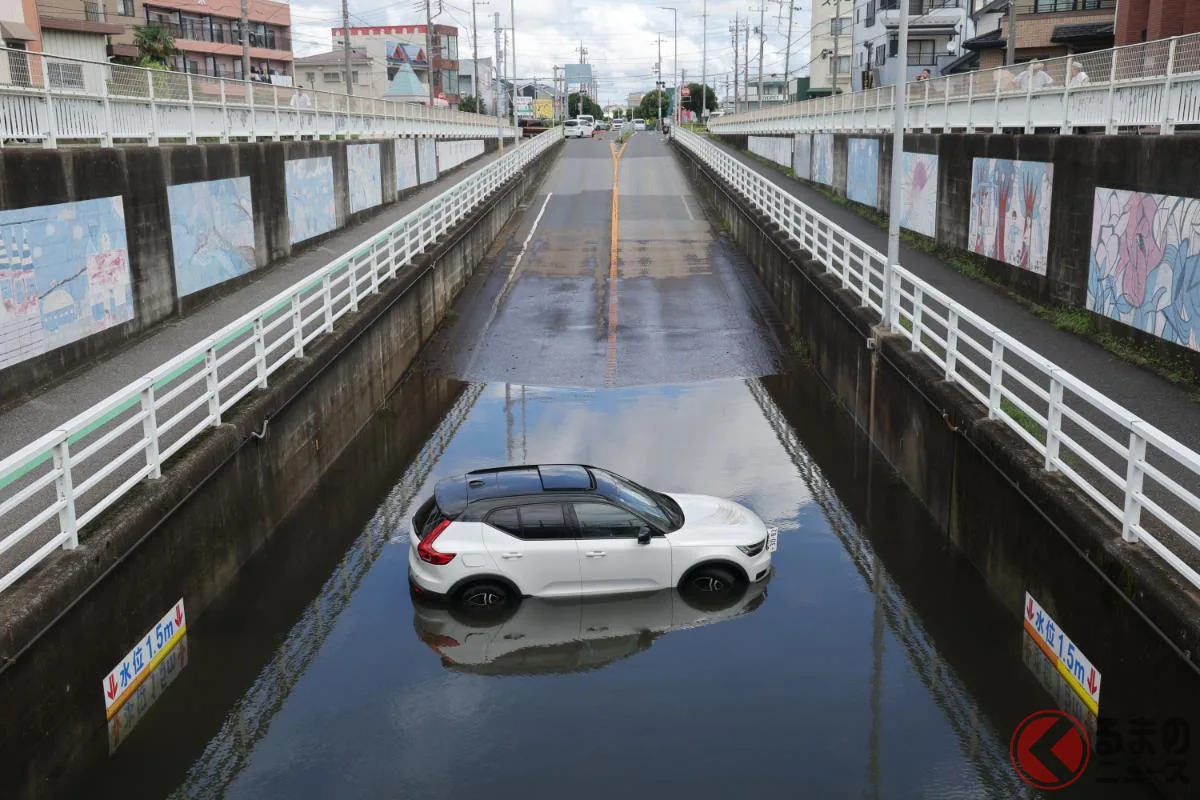水没車でエンジン始動は絶対NG！JAFが警告する正しい対処法とは