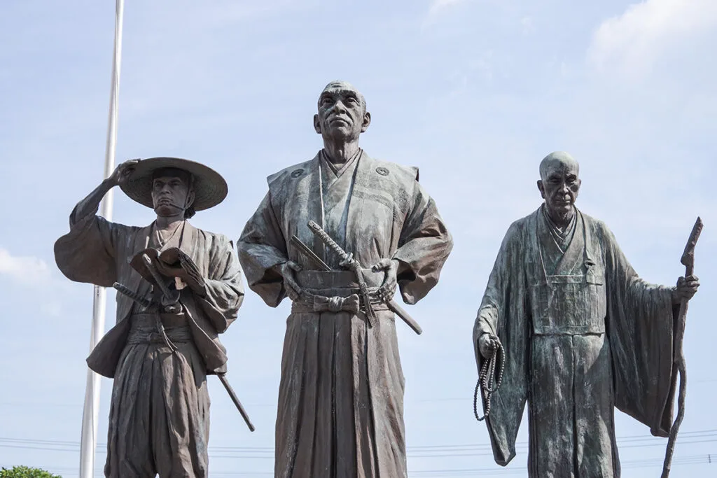 バス旅で3回も遭遇!静岡・東京・神奈川に現れるペリーの銅像とモニュメント