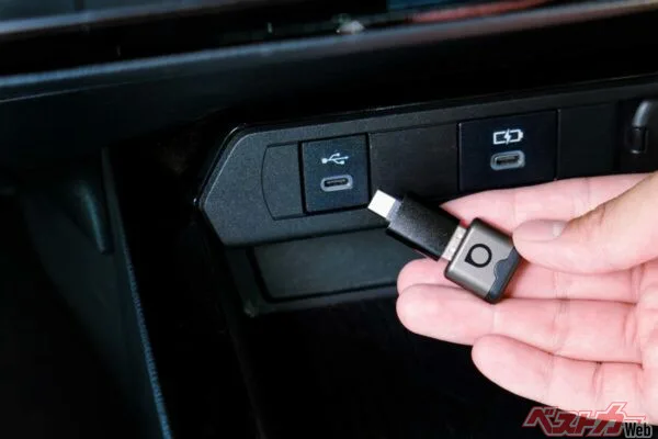 エンジンかけるだけ！Ottocast Mini Auraで有線CarPlayを即ワイヤレス化