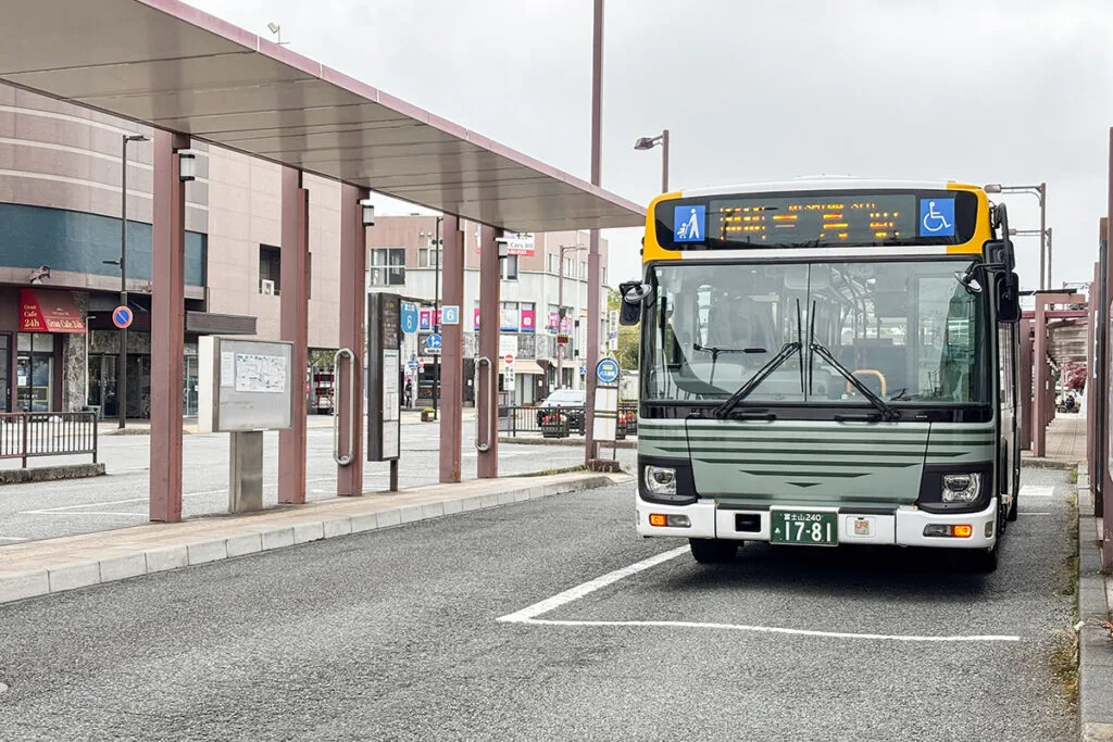 標高1100m超え！富士急バス「A系統」は型破りな県境越え路線だった
