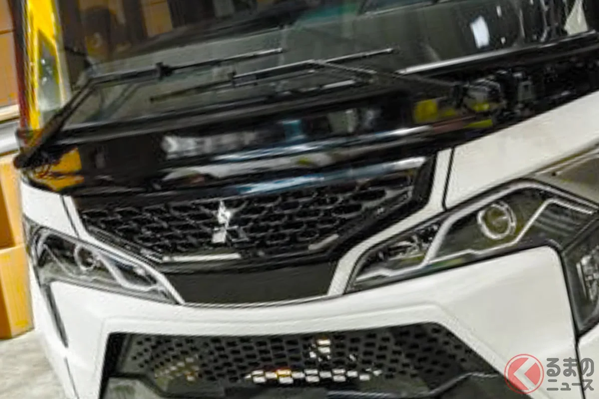 三菱ふそう、超ロングホイールベース4.2mの新型バス「キャンター・エクストラロングバス」をインドネシアで発表