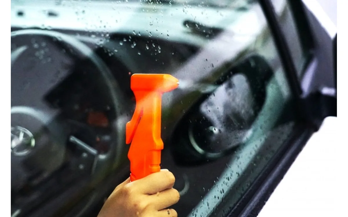 水没車から脱出せよ！エルグランドとキックスで割る窓が違う理由
