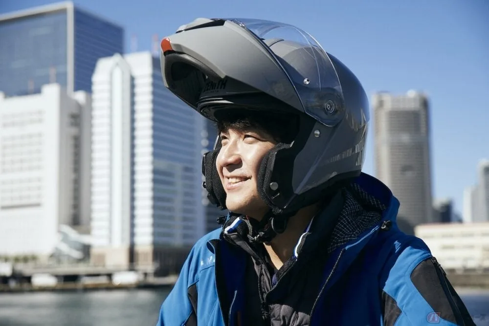 フルフェイスとジェットのいいとこ取り！ システムヘルメットの魅力を徹底解説