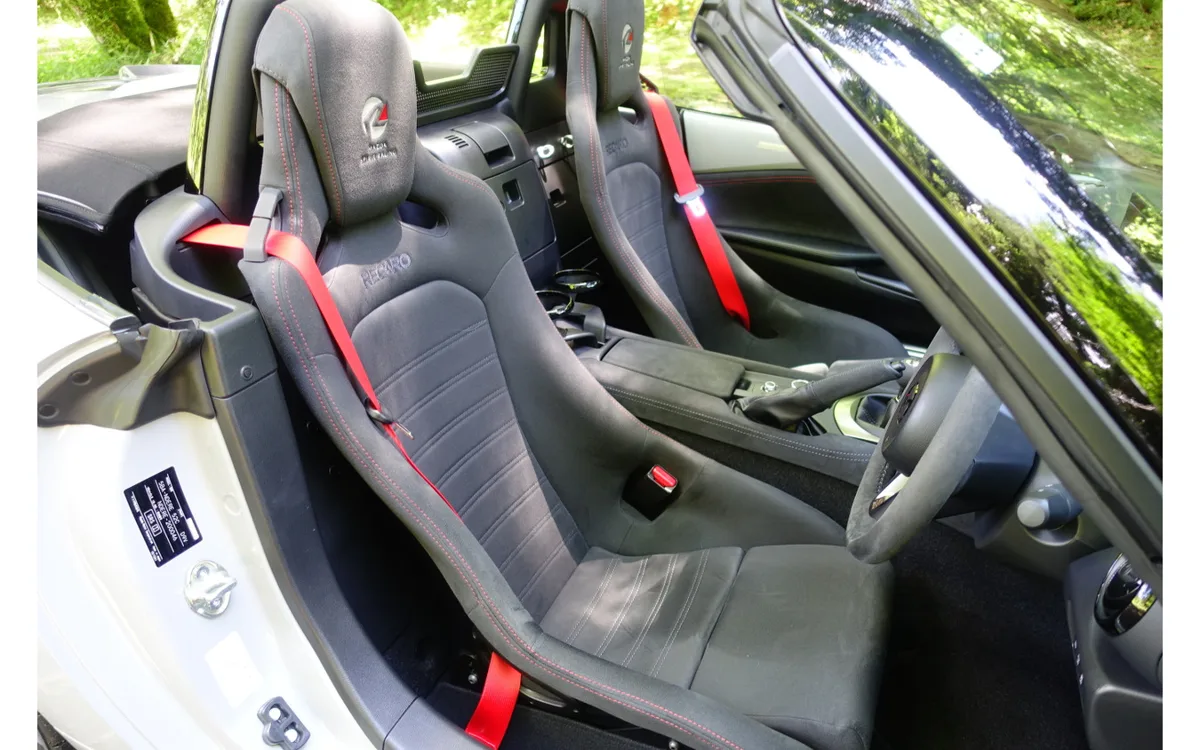 マツダスピリットレーシング ロードスター12R、+300万円の真価はサーキットにあり?