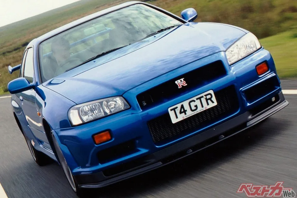 R34スカイラインが熱い！R33の反省から生まれた最後のRBエンジン直6モデルの真実